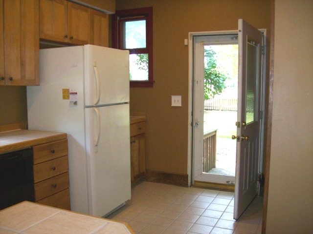 398 Elm St, Elgin, IL 60123 photo 8