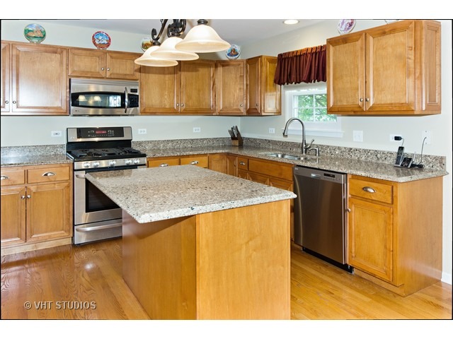 2175 Keim Dr, Aurora, IL 60503 photo 3