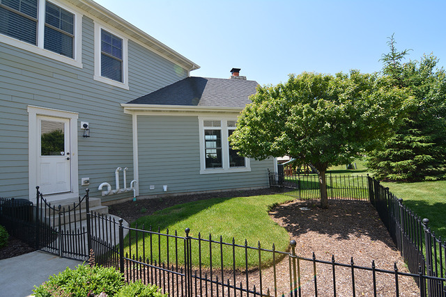 3685 Heathmoor Dr, Elgin, IL 60124 photo 24