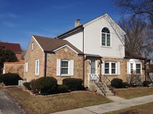 284 S Wolf Rd, Des Plaines, IL 60016 photo 2