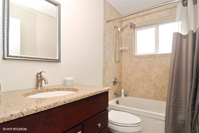 557 E Park Ave, Elmhurst, IL 60126 photo 12