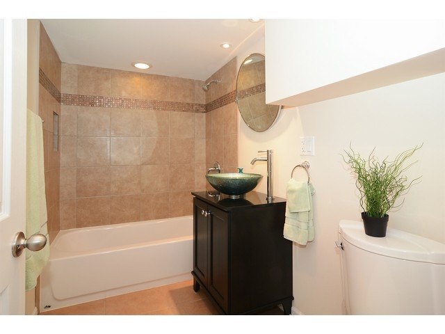  2116 W Berwyn Ave, Chicago, IL 60625 photo 13