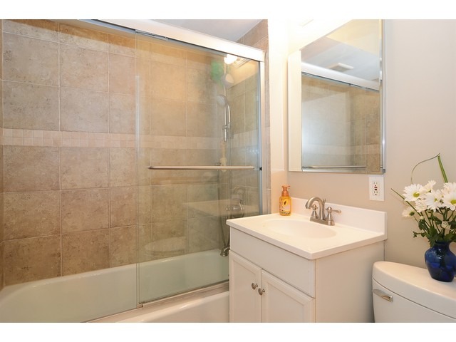  2116 W Berwyn Ave, Chicago, IL 60625 photo 15