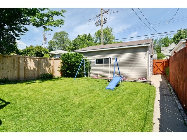  2116 W Berwyn Ave, Chicago, IL 60625 photo 23