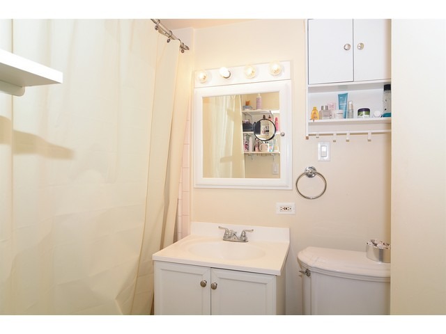  2116 W Berwyn Ave, Chicago, IL 60625 photo 20