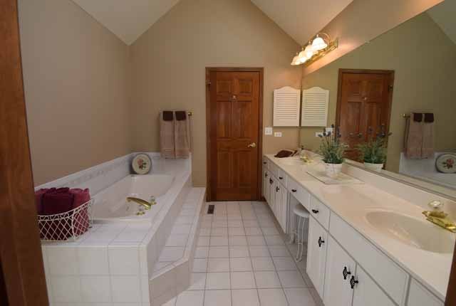 3510 Lakeview Dr, Algonquin, IL 60102 photo 17