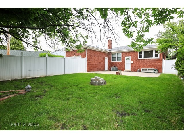 4911 W Devon Ave, Chicago, IL 60646 photo 10