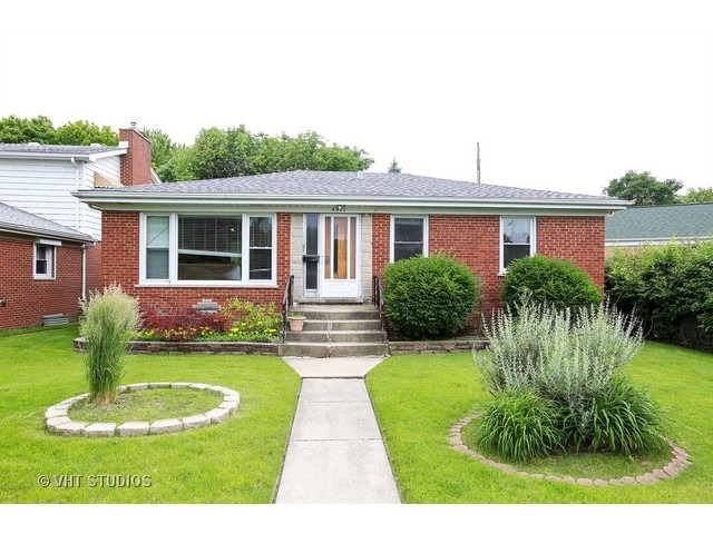 4911 W Devon Ave, Chicago, IL 60646 photo 1