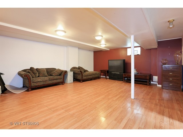 4911 W Devon Ave, Chicago, IL 60646 photo 4