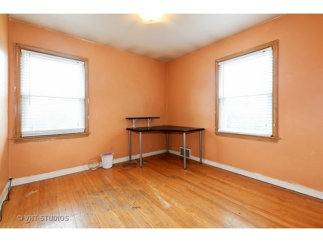 4911 W Devon Ave, Chicago, IL 60646 photo 6