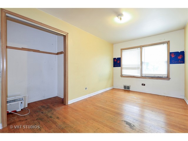 4911 W Devon Ave, Chicago, IL 60646 photo 5