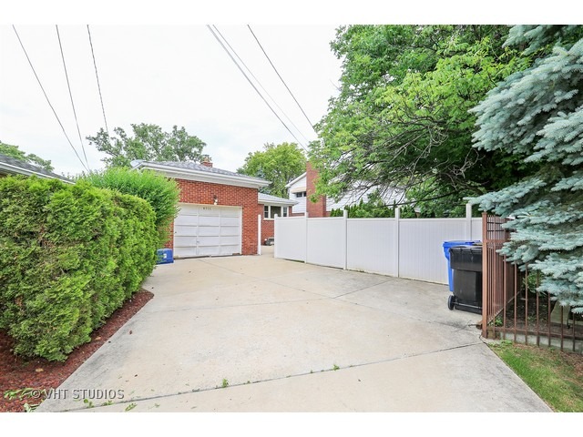 4911 W Devon Ave, Chicago, IL 60646 photo 9