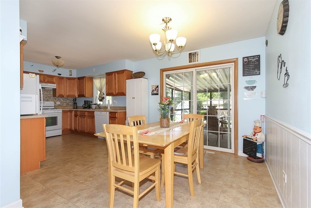 160 S Jane Dr, Elgin, IL 60123 photo 8