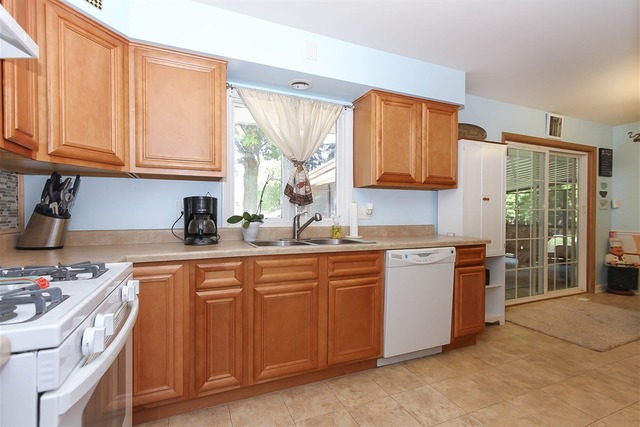 160 S Jane Dr, Elgin, IL 60123 photo 7