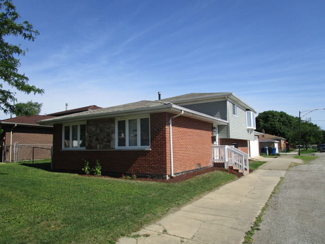 162 E 122nd Pl, Chicago, IL 60628 photo 2