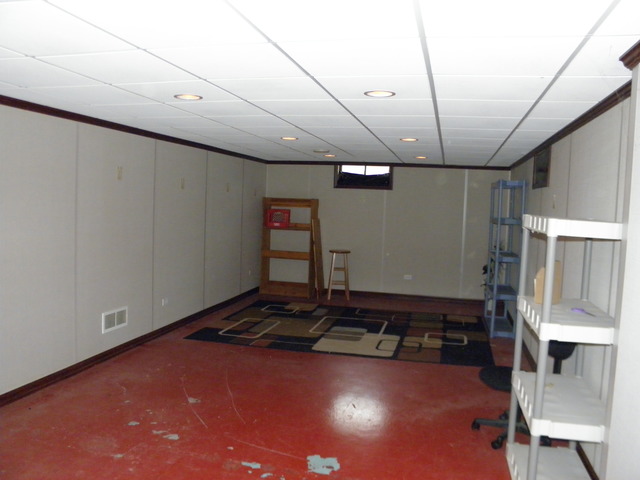 911 N Westminster Rd, Joliet, IL 60435 photo 23