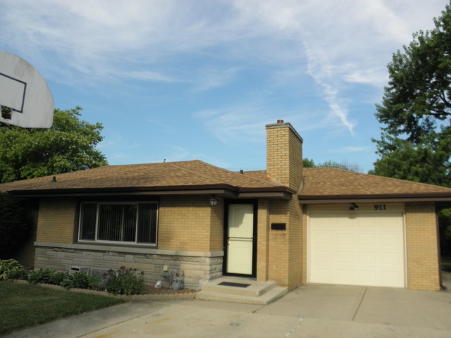 911 N Westminster Rd, Joliet, IL 60435 photo 2