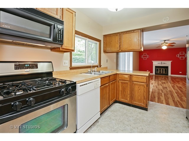 1605 Charles Ave, Algonquin, IL 60102 photo 5
