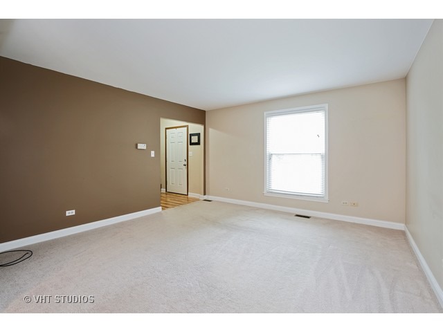 1605 Charles Ave, Algonquin, IL 60102 photo 3