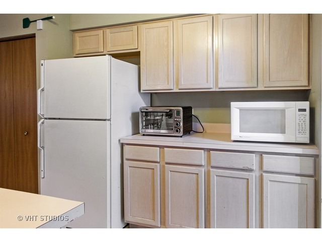 177 Willow Bnd, Bolingbrook, IL 60490 photo 4
