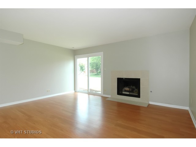 4405 Capstan Dr, Hoffman Estates, IL 60192 photo 4