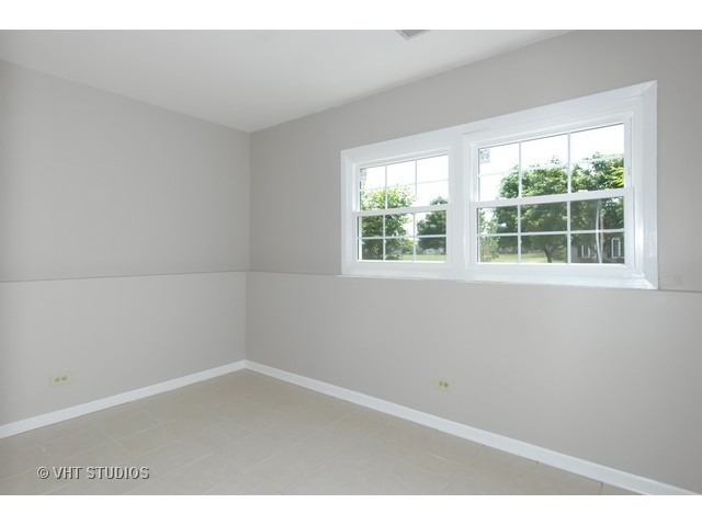 4405 Capstan Dr, Hoffman Estates, IL 60192 photo 8