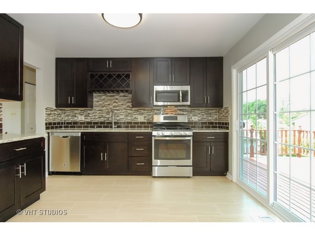 4405 Capstan Dr, Hoffman Estates, IL 60192 photo 3