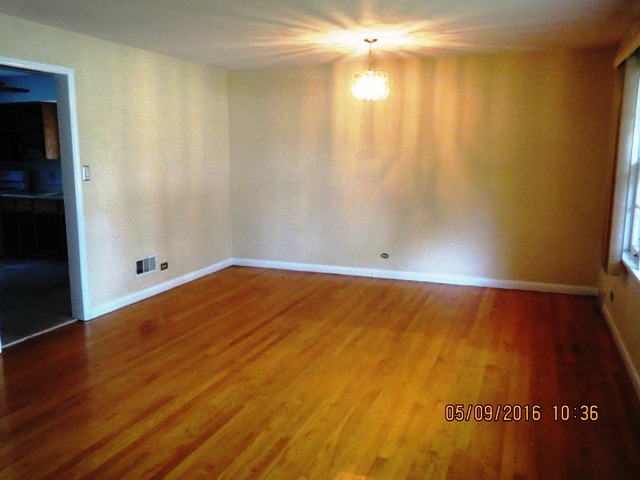 1031 E Maple St, Lombard, IL 60148 photo 2