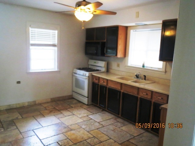 1031 E Maple St, Lombard, IL 60148 photo 3