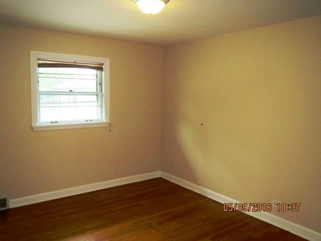 1031 E Maple St, Lombard, IL 60148 photo 4