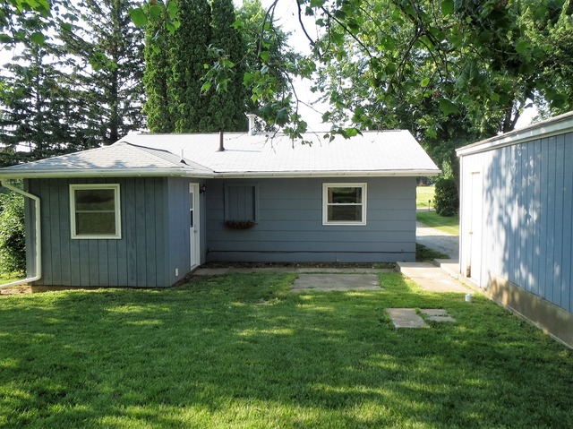 745 Harriet St, Dixon, IL 61021 photo 12