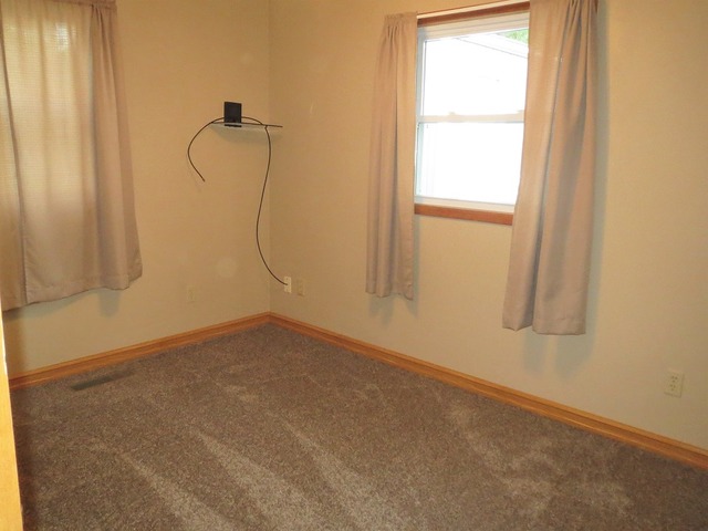 745 Harriet St, Dixon, IL 61021 photo 8