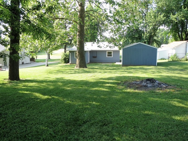 745 Harriet St, Dixon, IL 61021 photo 13