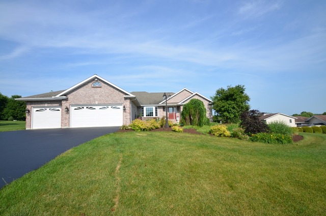 6560 Erin Way, Roscoe, IL 61073 photo 1