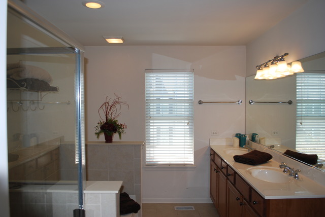 391 N Commerce St, Aurora, IL 60504 photo 9