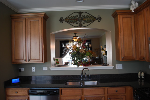 391 N Commerce St, Aurora, IL 60504 photo 3