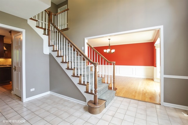 1107 Belter Dr, Wheaton, IL 60187 photo 2
