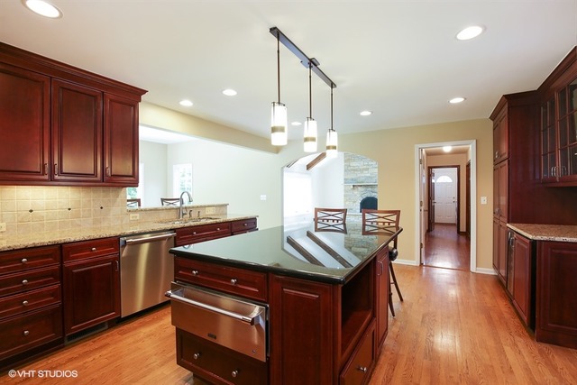 1107 Belter Dr, Wheaton, IL 60187 photo 6