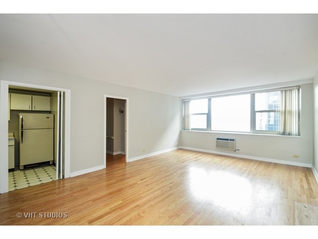 253 E Delaware Pl #21E, Chicago, IL 60611 photo 2