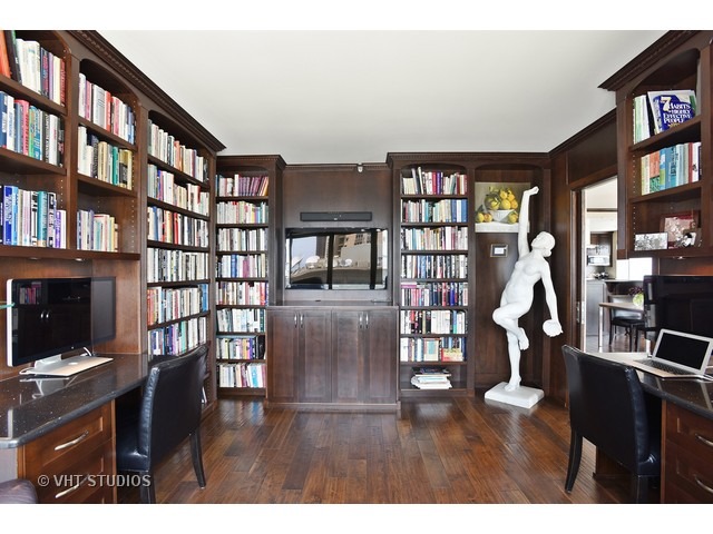 100 E Huron St #1502, Chicago, IL 60611 photo 6