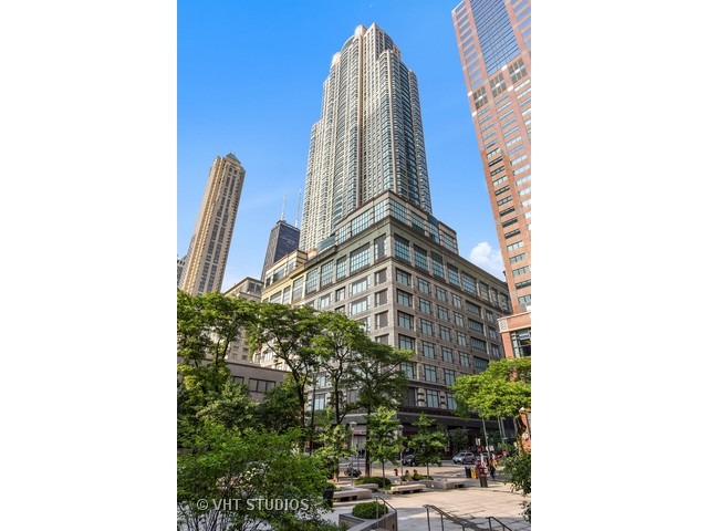100 E Huron St #1502, Chicago, IL 60611 photo 13