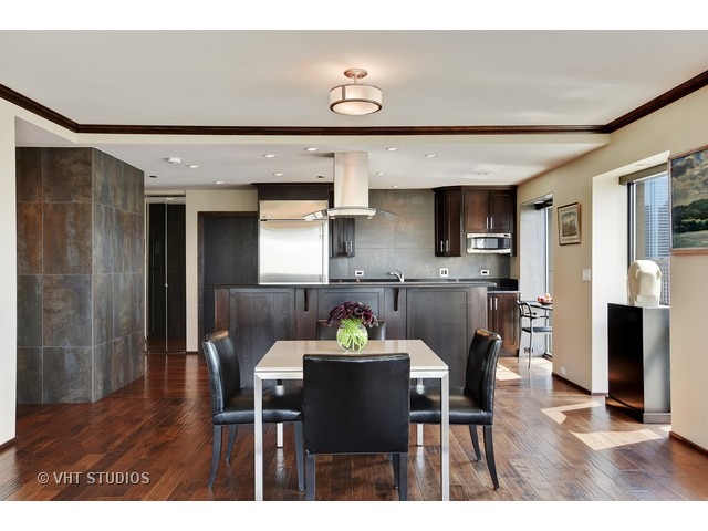 100 E Huron St #1502, Chicago, IL 60611 photo 4
