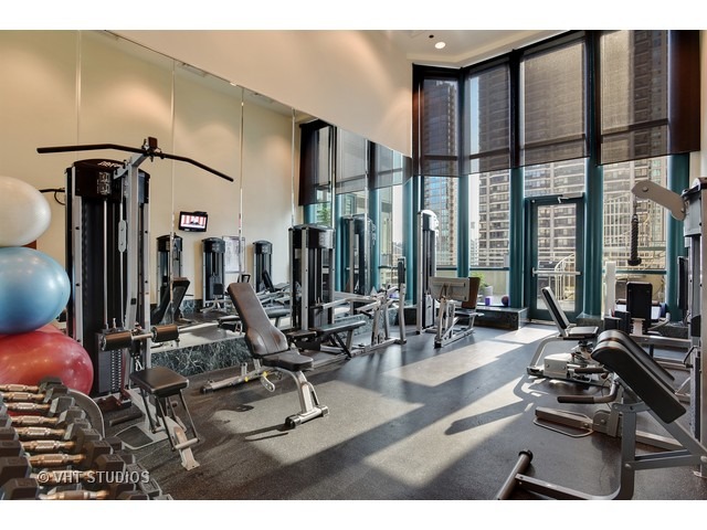 100 E Huron St #1502, Chicago, IL 60611 photo 11