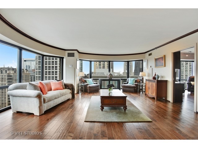 100 E Huron St #1502, Chicago, IL 60611 photo 2