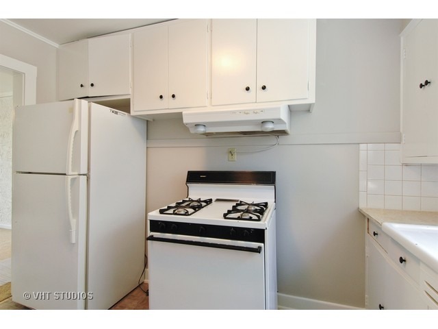 437 S State St, Elgin, IL 60123 photo 6