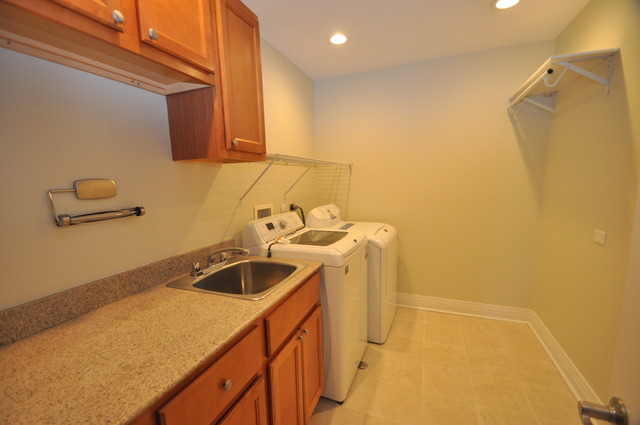 7606 Eleanor Pl, Willowbrook, IL 60527 photo 15
