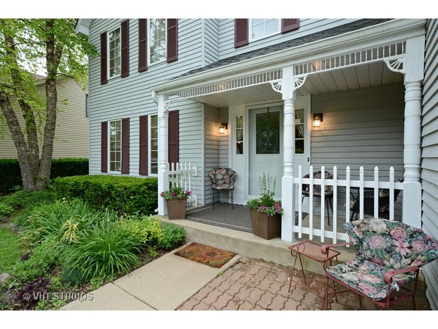 4885 Tarrington Dr, Hoffman Estates, IL 60010 photo 2