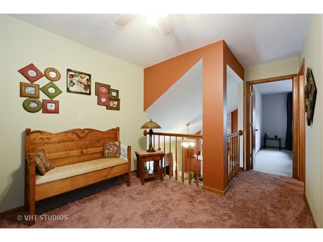 4885 Tarrington Dr, Hoffman Estates, IL 60010 photo 12