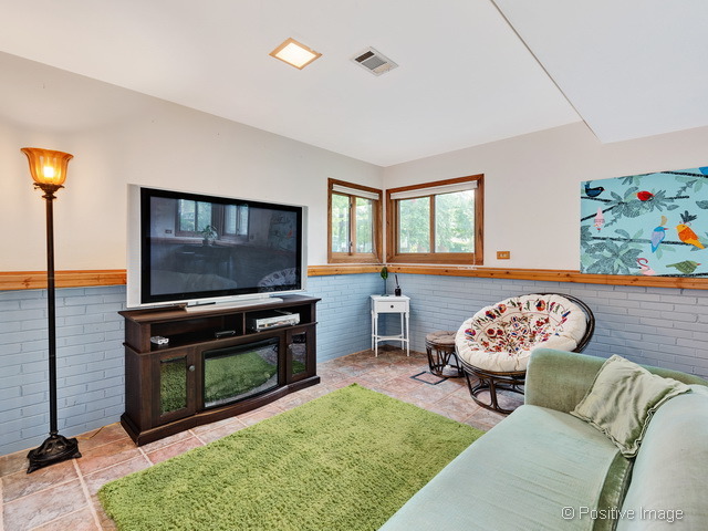 811 Cadillac Dr, Wheaton, IL 60187 photo 15
