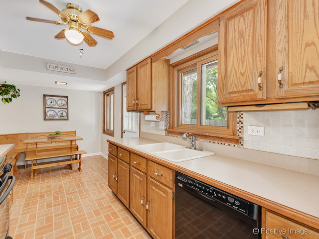 811 Cadillac Dr, Wheaton, IL 60187 photo 9